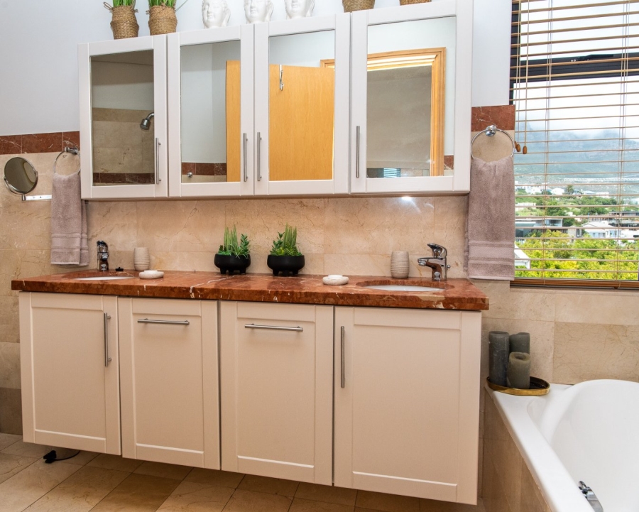 4 Bedroom Property for Sale in Camps Bay Western Cape